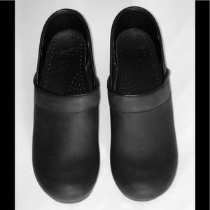 New! Black Leather Dansko Clog